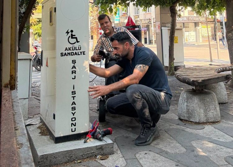 Akhisar’da Engelsiz Yaşam İçin Destekler Sürüyor