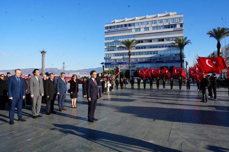 24 Kasım Öğretmenler Günü İzmir'de Coşkuyla Kutlandı