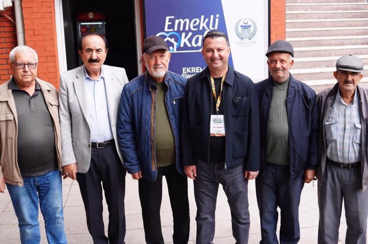 Akhisar’da Emekliler İçin Emekli Kafe Hizmete Açıldı